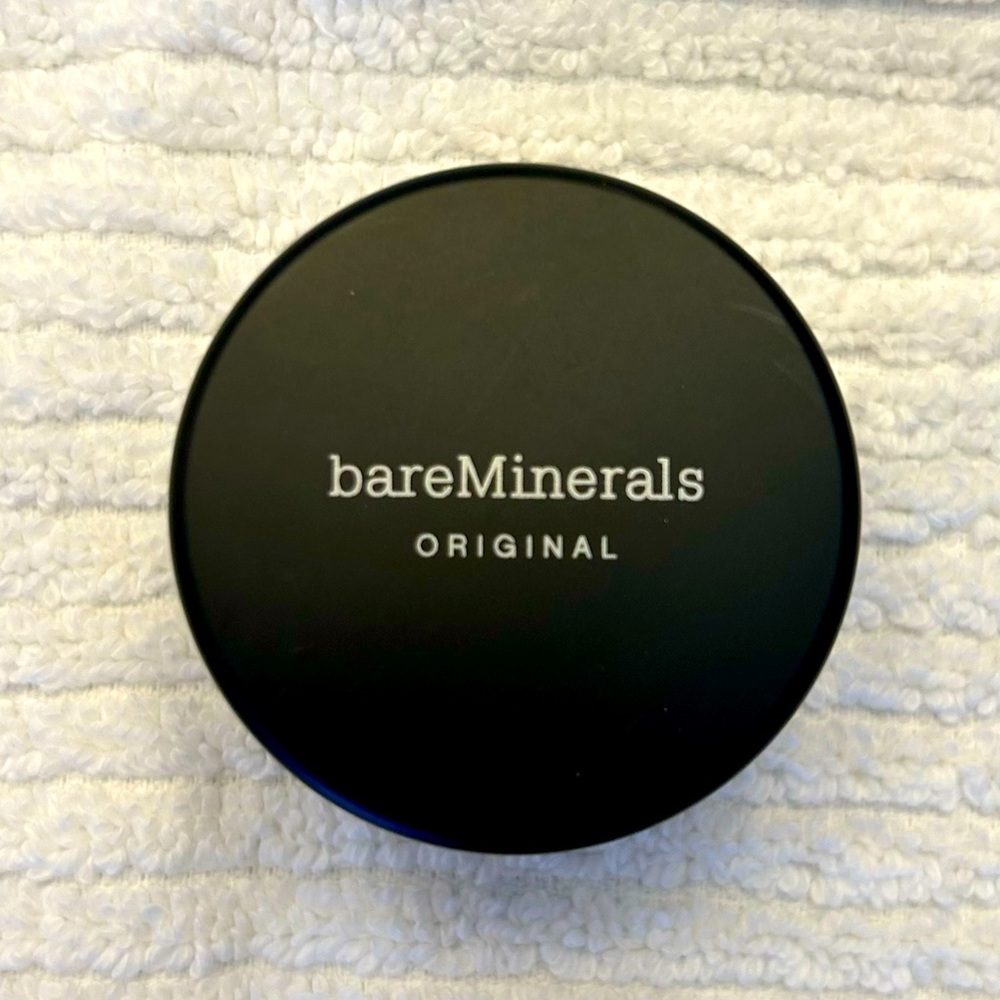 bareMinerals original loose powder foundation, LIGHT. SPF 15. 2 g/0.07 oz.